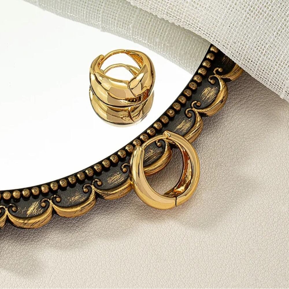 NEW 18K yellow gold plated casual huggy hoop bean earrings jewelry B22A - Picture 3 of 7